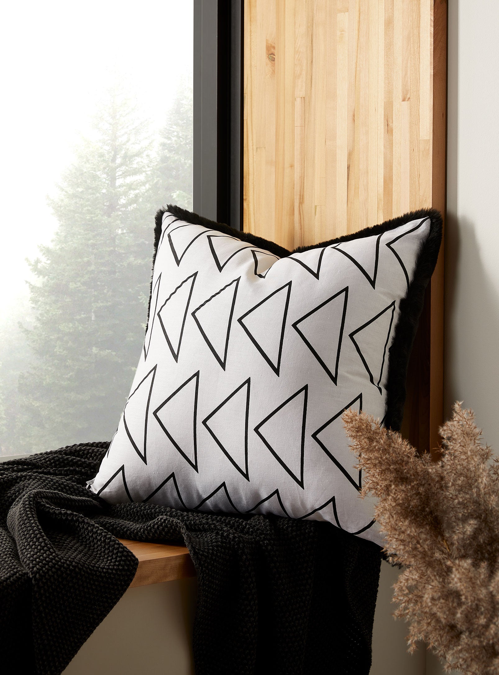 ASIN (rock) Pillow - linen/faux fur