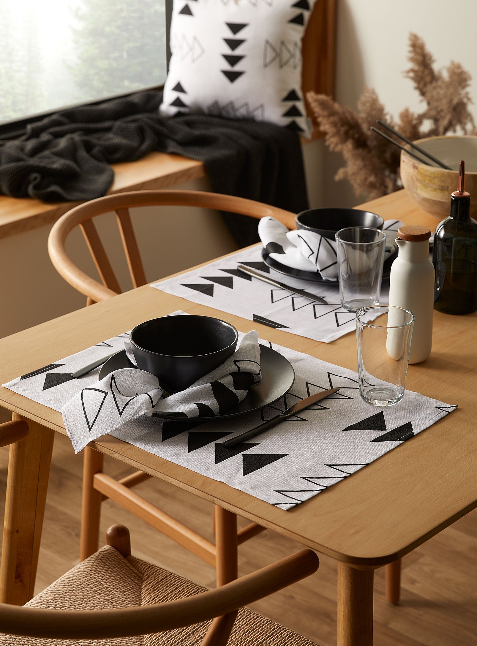 Asiniikaa Placemats - White Linen