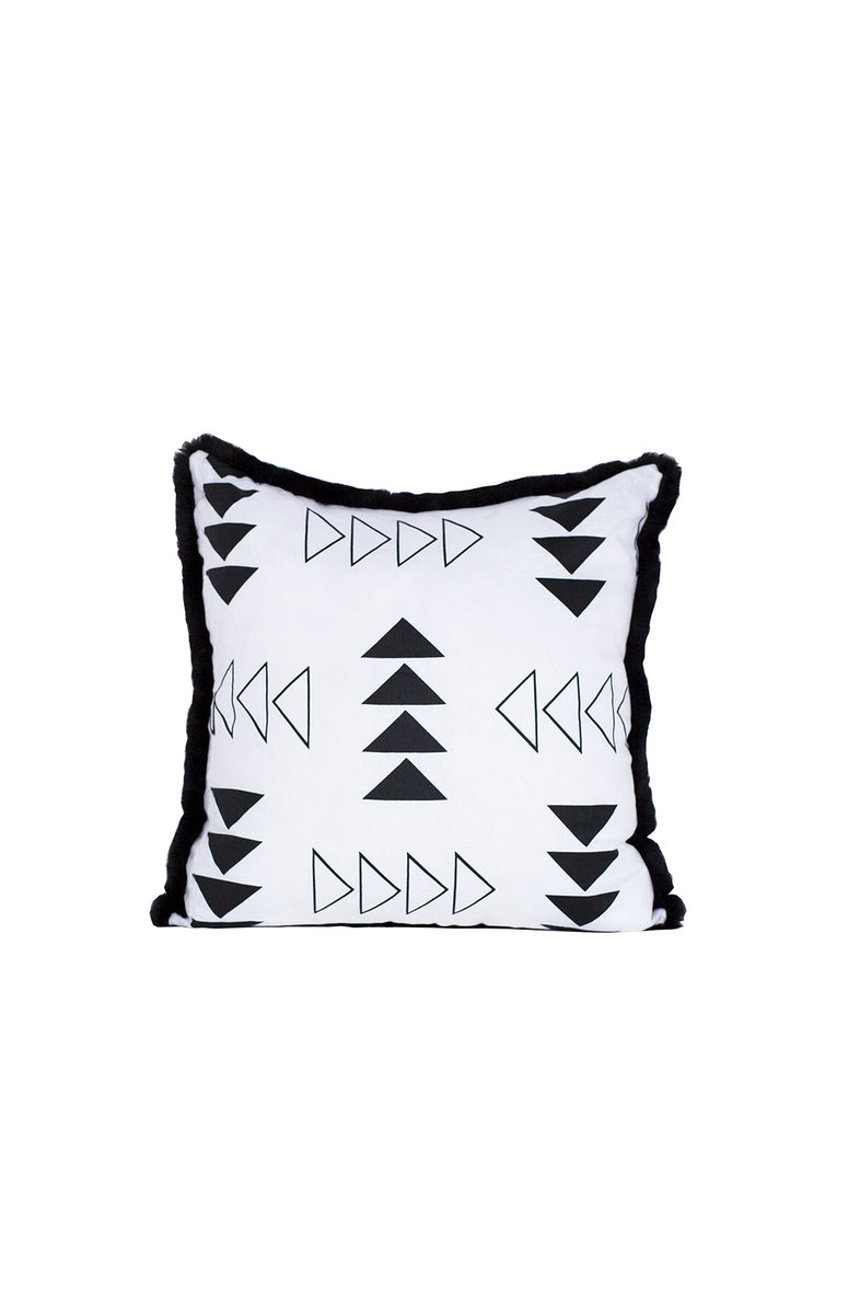 ASINIIKAA (many rocks) Pillow - linen/faux fur