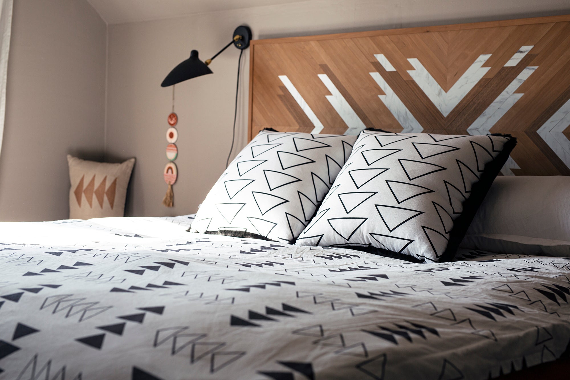 Asiniikaa: Queen Size Duvet + Shams