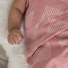 Load image into Gallery viewer, Niiwin Swaddle Blanket - Pink
