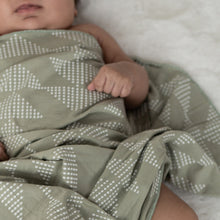 Load image into Gallery viewer, Niiwin Swaddle Blanket - Sage
