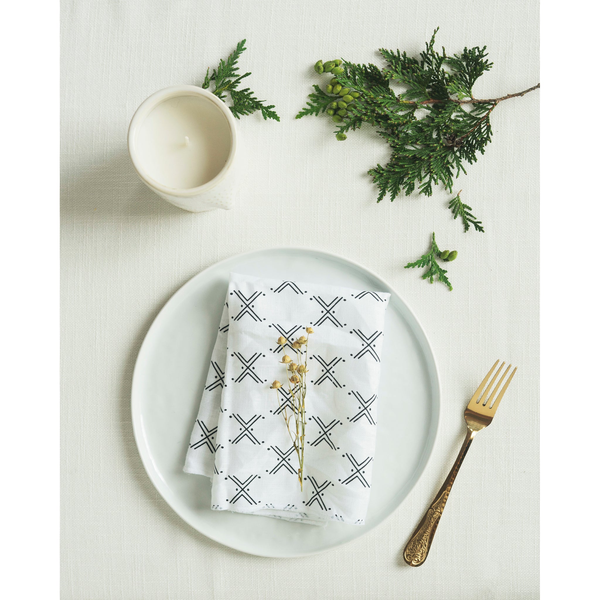 Niswi Napkins △ White