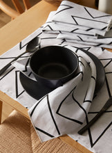 Load image into Gallery viewer, Asin Napkins - white linen
