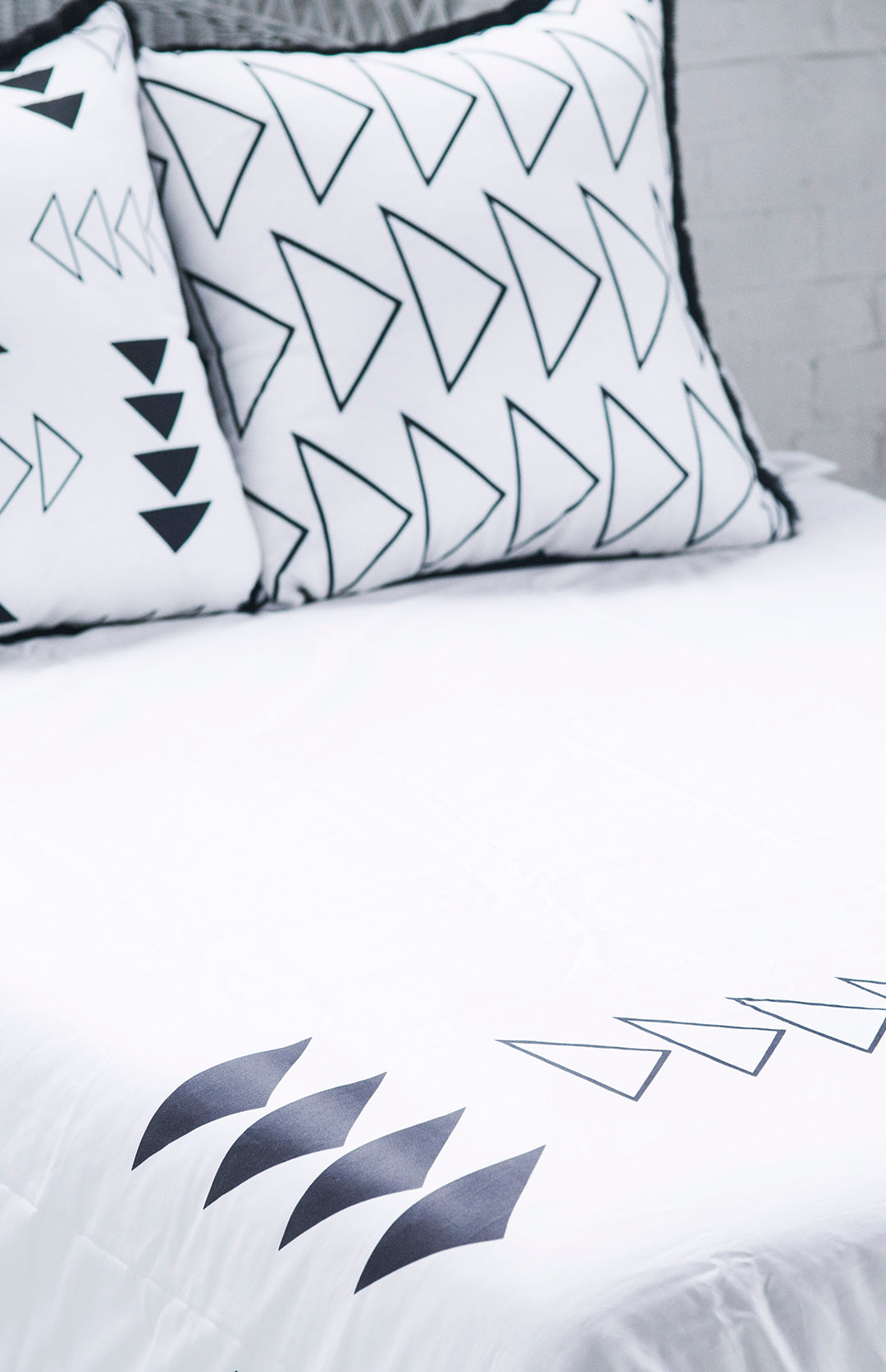 Asiniikaa: Niish - King Size Duvet + Shams